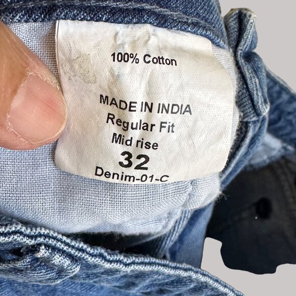 Dressberry Distressed Women's Cotton Denim Shorts 32 W/ Frayed Hem & Pockets - Picture 9 of 12